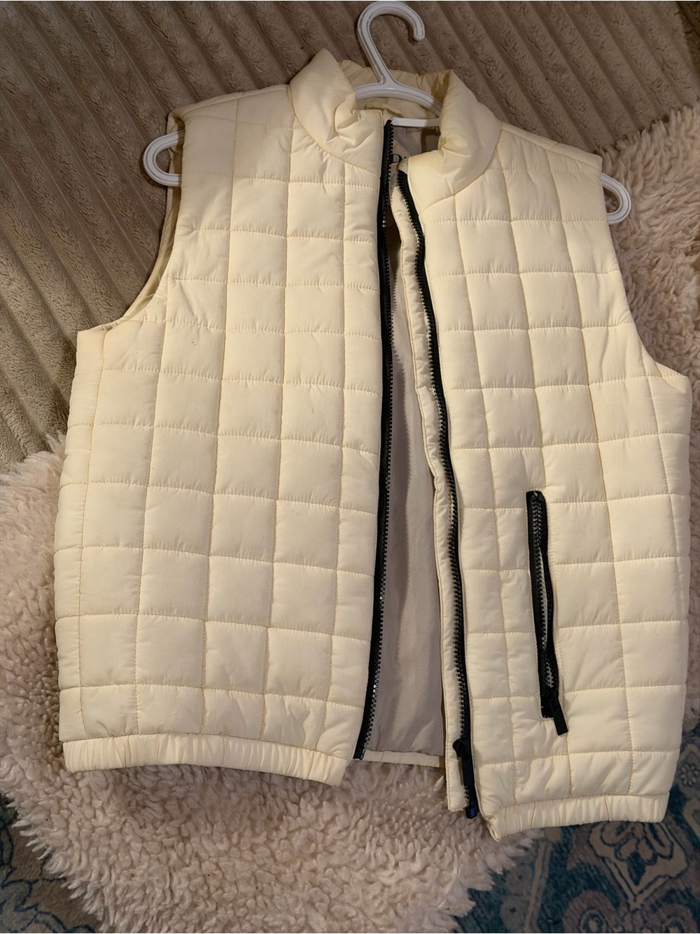 Zara Cream Quilted Puffer Vest with Black Zipper